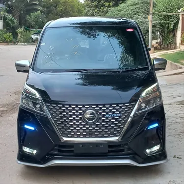 Nissan Serena 2020
