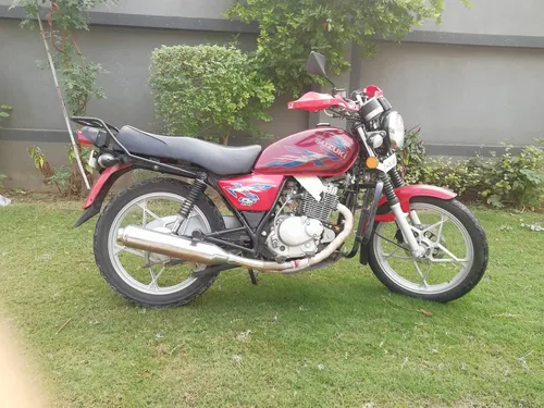 Suzuki GS 150 2022
