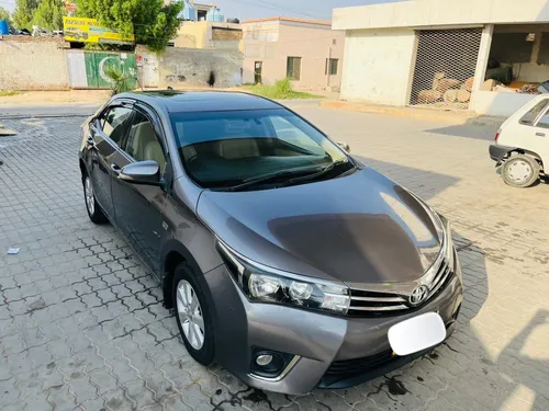 Toyota Corolla Altis Grande CVT-i 1.8 2015