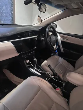 Toyota Corolla Altis Grande CVT-i 1.8 2016