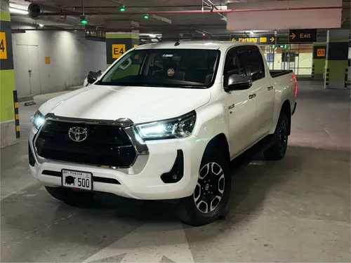 Toyota Hilux Revo V Automatic 2.8 2025