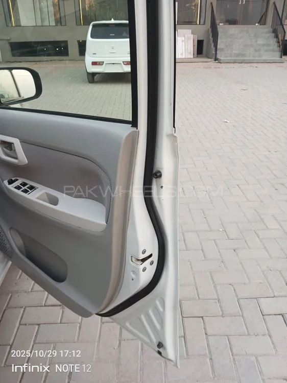 Daihatsu Move 2015 for Sale in Peshawar Daihatsu Move 2015 for Sale in Peshawar Image-11