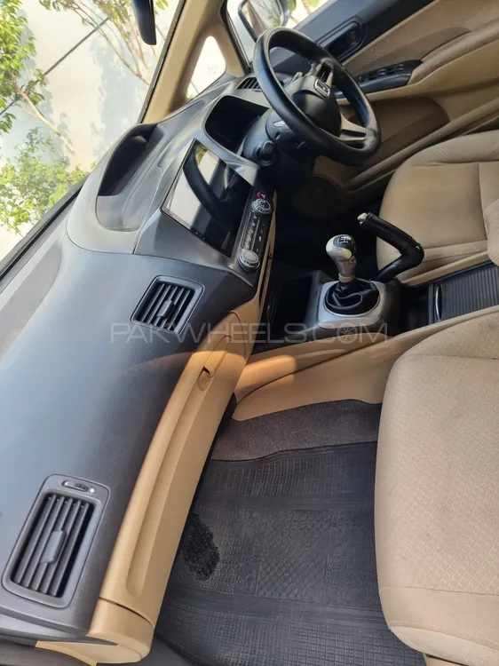 Honda Civic 2011 for Sale in Multan Honda Civic 2011 for Sale in Multan Image-11