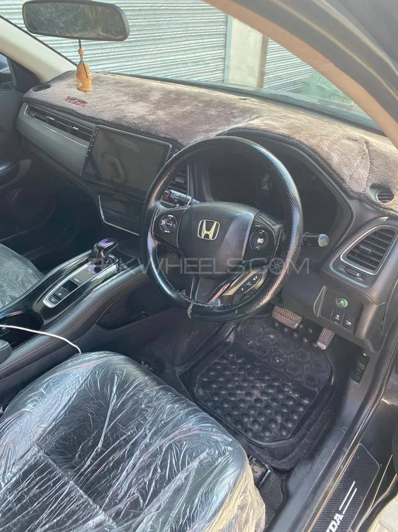 Honda Vezel 2014 for Sale in Multan Honda Vezel 2014 for Sale in Multan Image-5