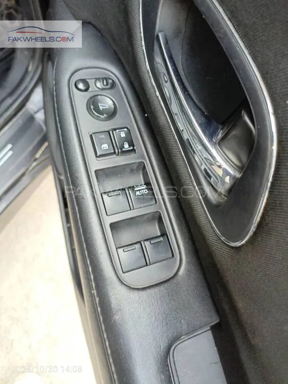 Honda Vezel 2014 for Sale in Multan Honda Vezel 2014 for Sale in Multan Image-12