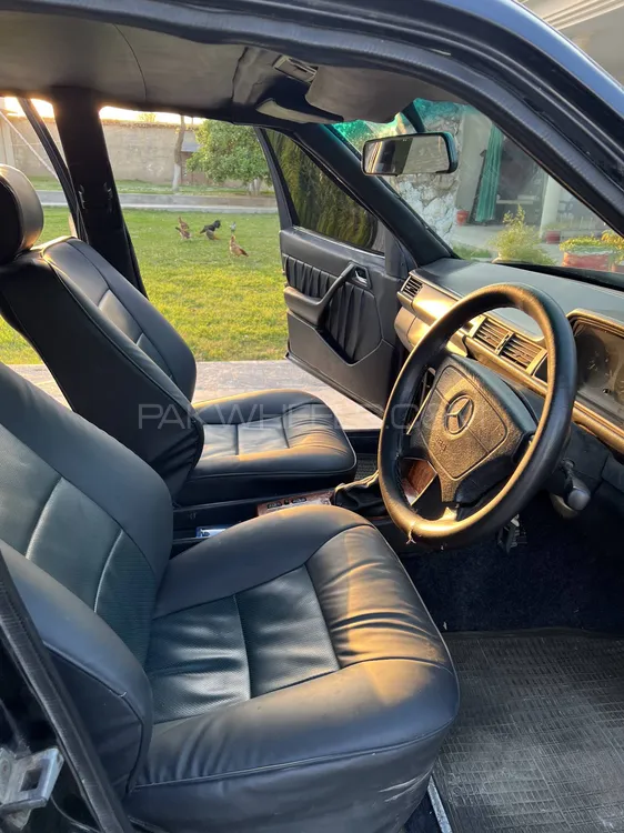 Mercedes Benz E Class 1990 for Sale in Peshawar Mercedes Benz E Class 1990 for Sale in Peshawar Image-12