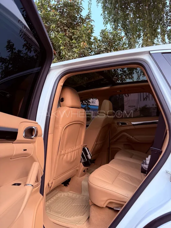 Porsche Cayenne 2013 for Sale in Lahore Porsche Cayenne 2013 for Sale in Lahore Image-11