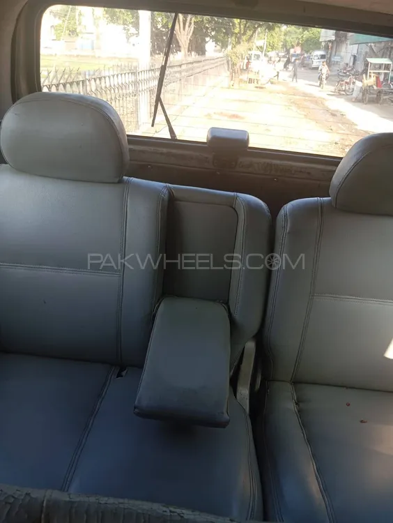 Suzuki APV 2006 for Sale in Lahore Suzuki APV 2006 for Sale in Lahore Image-5