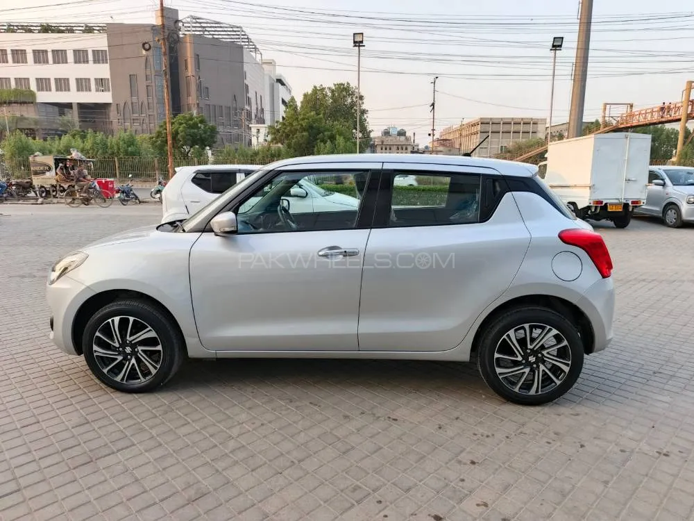 سوزوکی سوئفٹ 2025 for Sale in کراچی سوزوکی سوئفٹ 2025 for Sale in کراچی Image-5