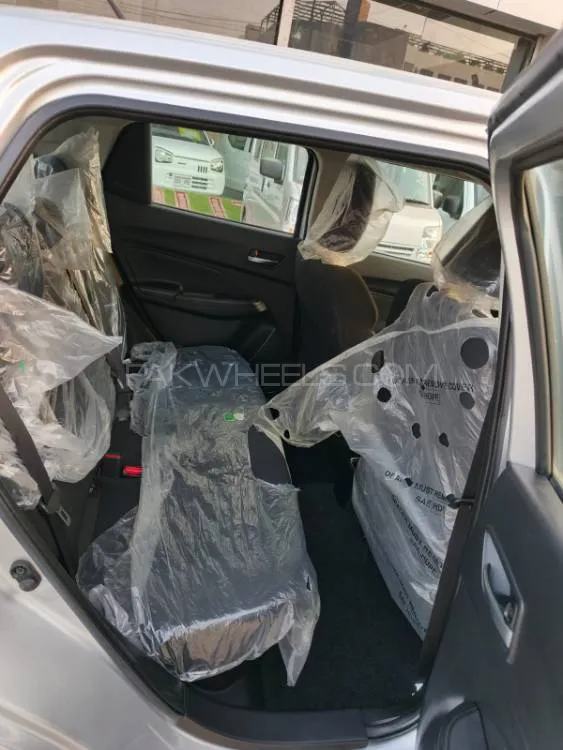 سوزوکی سوئفٹ 2025 for Sale in کراچی سوزوکی سوئفٹ 2025 for Sale in کراچی Image-7