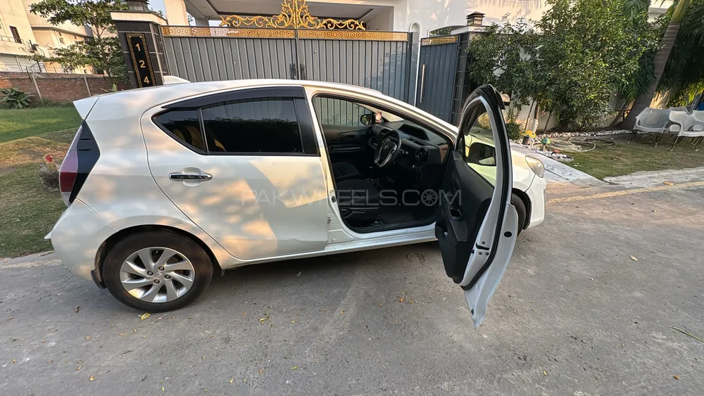 Toyota Aqua 2015 for Sale in Lahore Toyota Aqua 2015 for Sale in Lahore Image-5