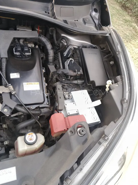 Toyota C-HR 2016 for Sale in Lahore Toyota C-HR 2016 for Sale in Lahore Image-7