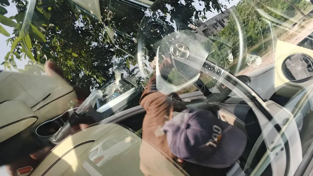 Toyota Corolla 2018 for Sale in Karachi Toyota Corolla 2018 for Sale in Karachi Image-3