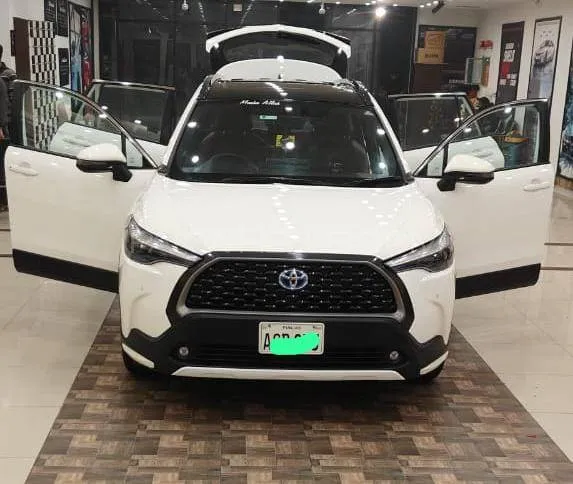 Toyota Corolla Cross 2024 for Sale in Faisalabad Image-1