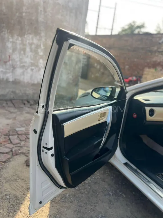 Toyota Corolla 2018 for Sale in Gujrat Toyota Corolla 2018 for Sale in Gujrat Image-9