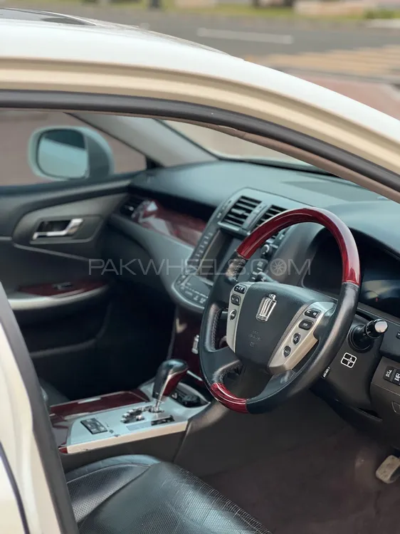 Toyota Crown 2011 for Sale in Faisalabad Toyota Crown 2011 for Sale in Faisalabad Image-5