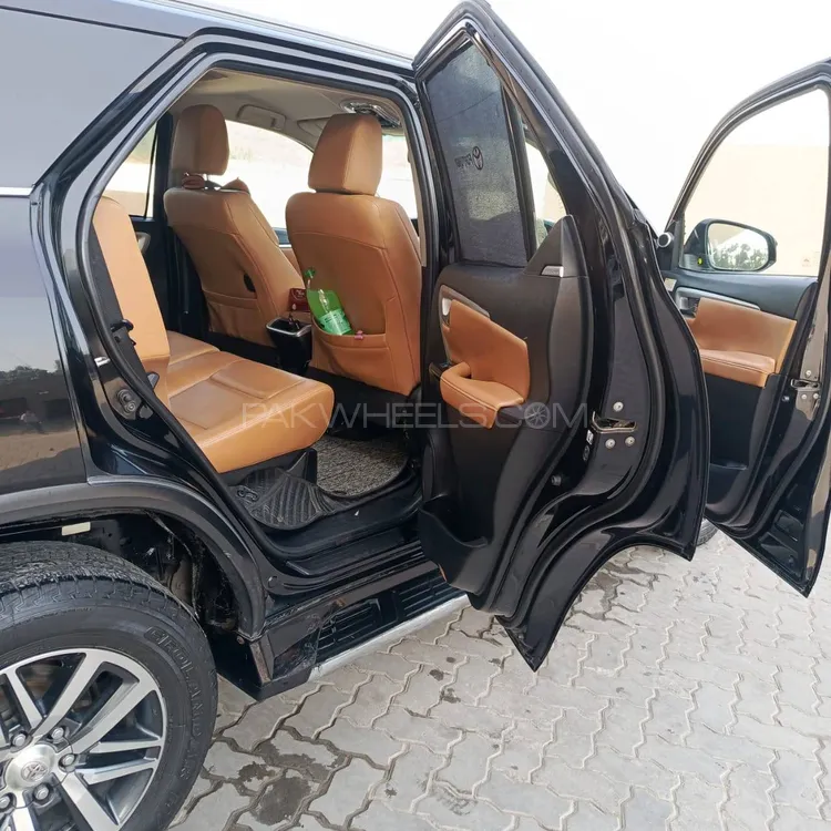Toyota Fortuner 2020 for Sale in Islamabad Toyota Fortuner 2020 for Sale in Islamabad Image-4