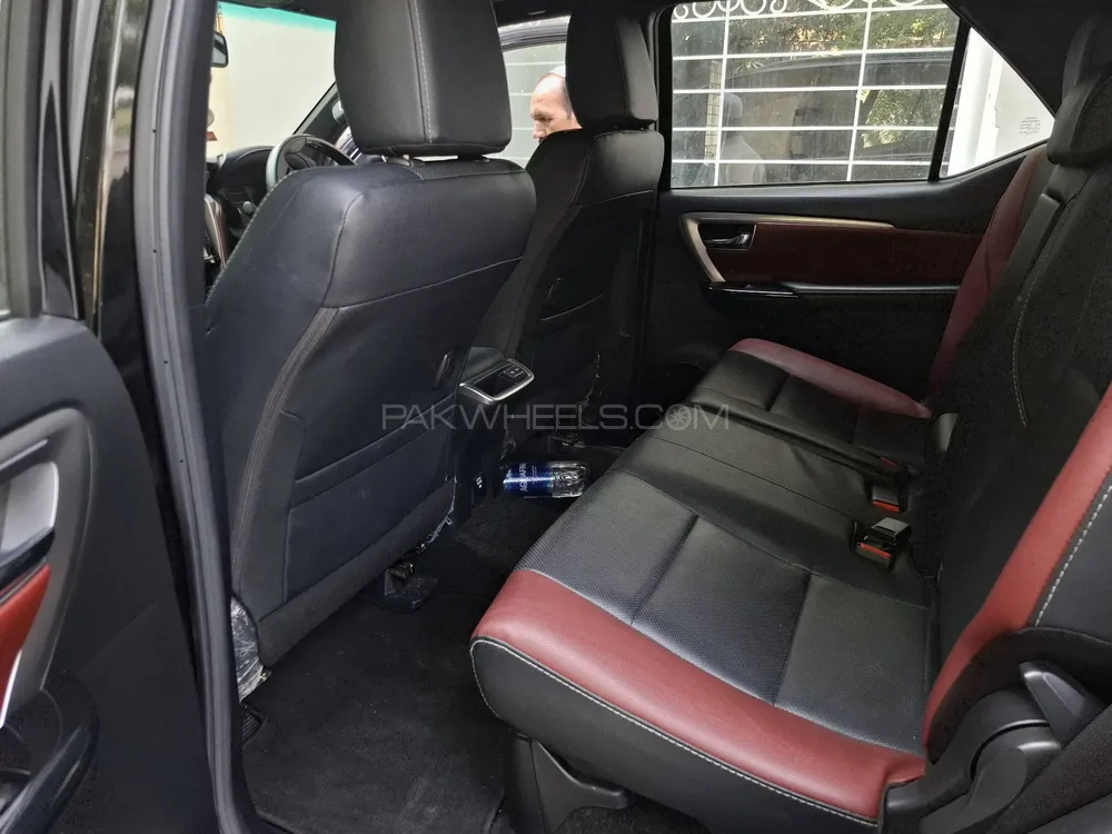 Toyota Fortuner 2023 for Sale in Karachi Toyota Fortuner 2023 for Sale in Karachi Image-6