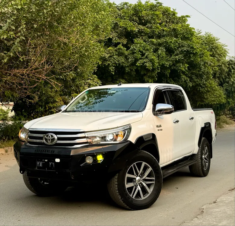 Toyota Hilux 2018 for Sale in Lahore Toyota Hilux 2018 for Sale in Lahore Image-3
