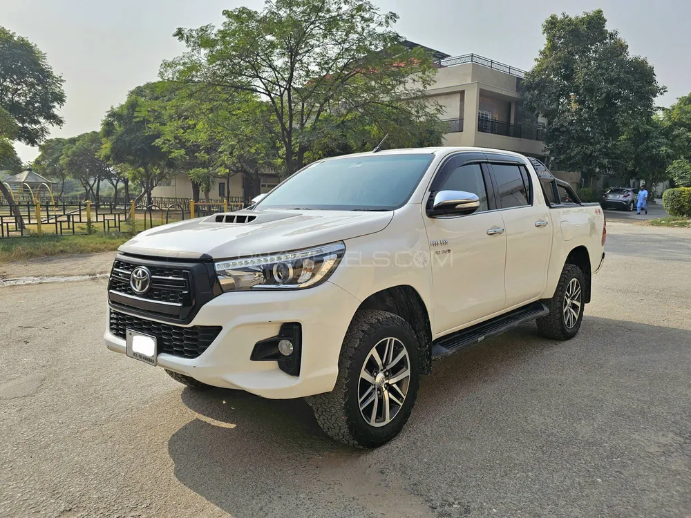 Toyota Hilux 2017 for Sale in Islamabad Toyota Hilux 2017 for Sale in Islamabad Image-2