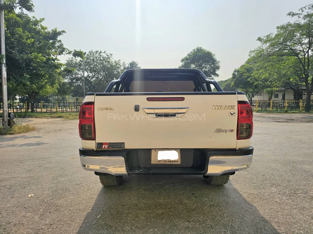 Toyota Hilux 2017 for Sale in Islamabad Toyota Hilux 2017 for Sale in Islamabad Image-10