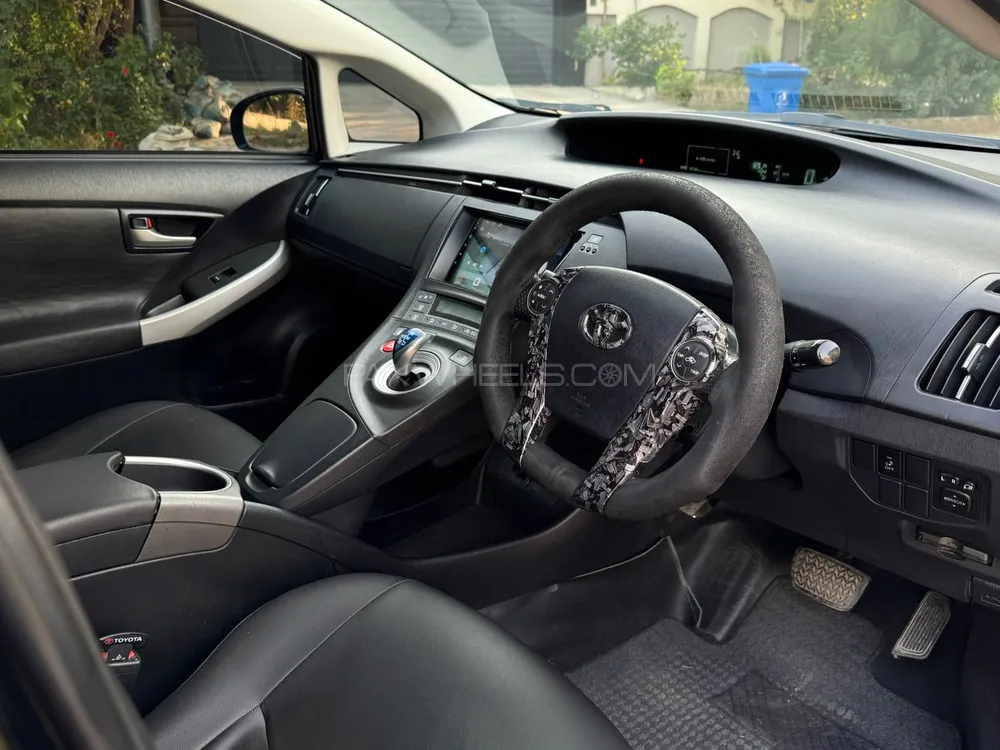 Toyota Prius 2014 for Sale in Islamabad Toyota Prius 2014 for Sale in Islamabad Image-8