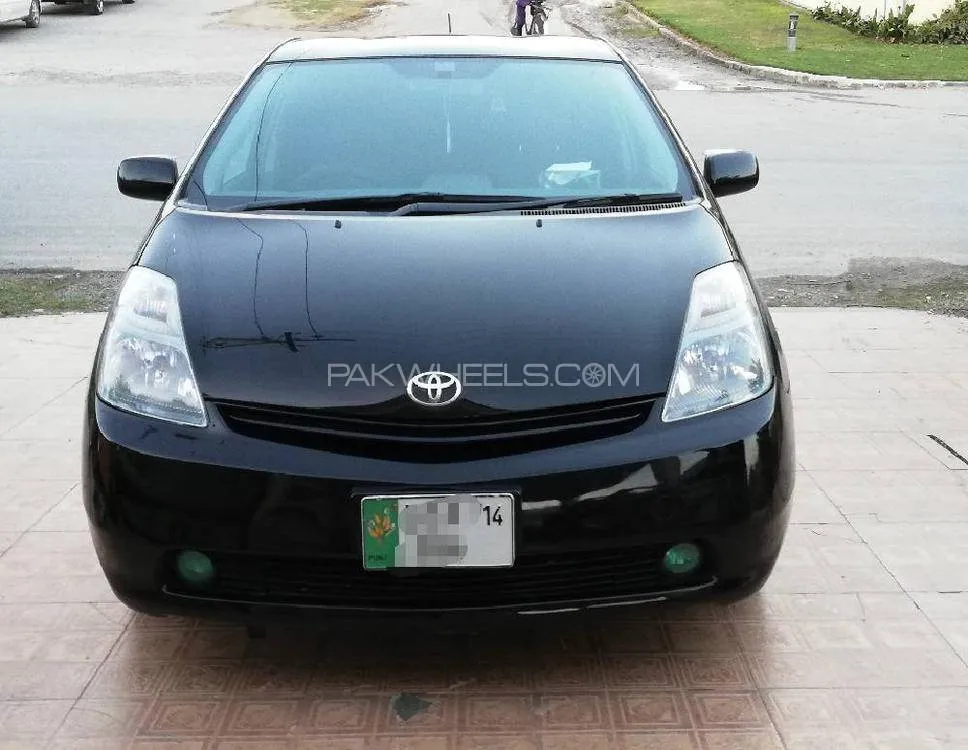 Toyota Prius 2010 for Sale in Nowshera cantt Image-1