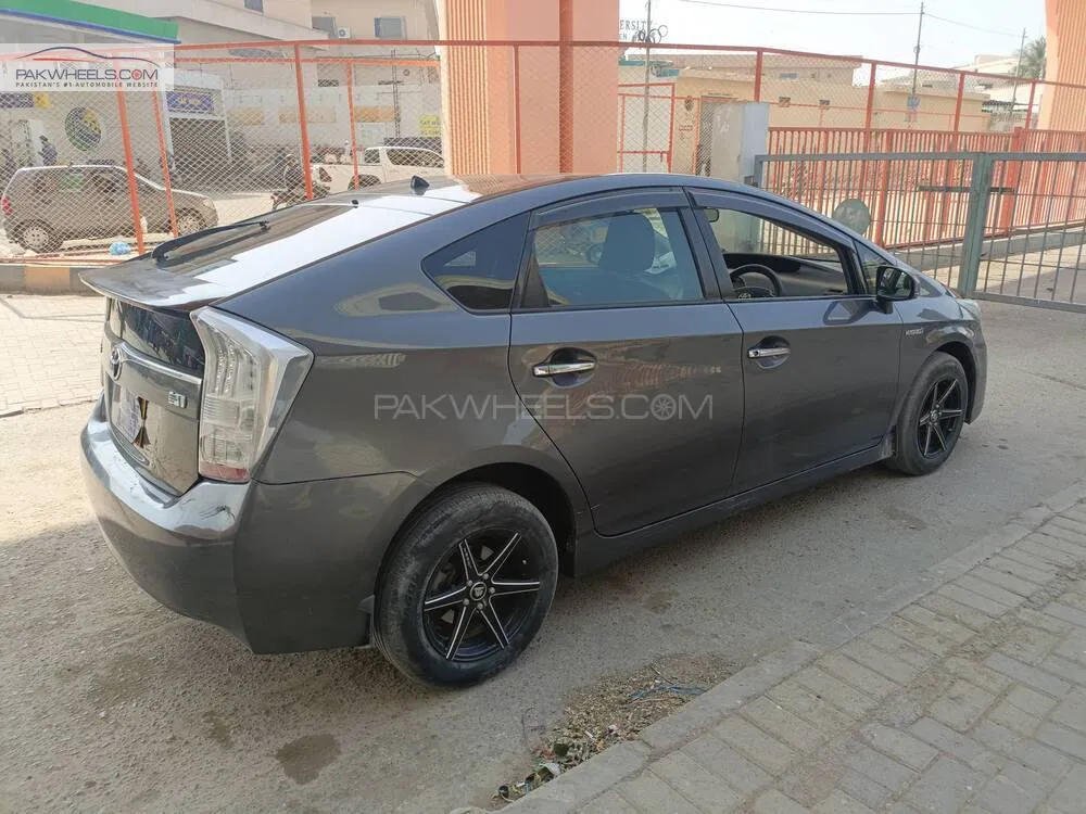 ٹویوٹا پریوس 2011 for Sale in کراچی ٹویوٹا پریوس 2011 for Sale in کراچی Image-5