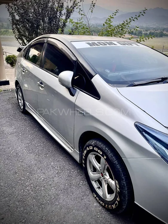 Toyota Prius 2013 for Sale in Peshawar Toyota Prius 2013 for Sale in Peshawar Image-1