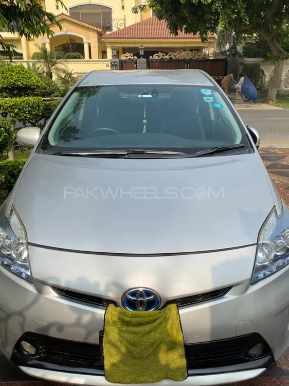 Toyota Prius 2013 for Sale in Lahore Image-1
