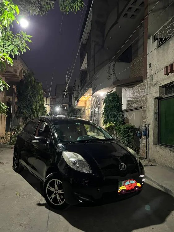 Toyota Vitz 2012 for Sale in Lahore Image-1
