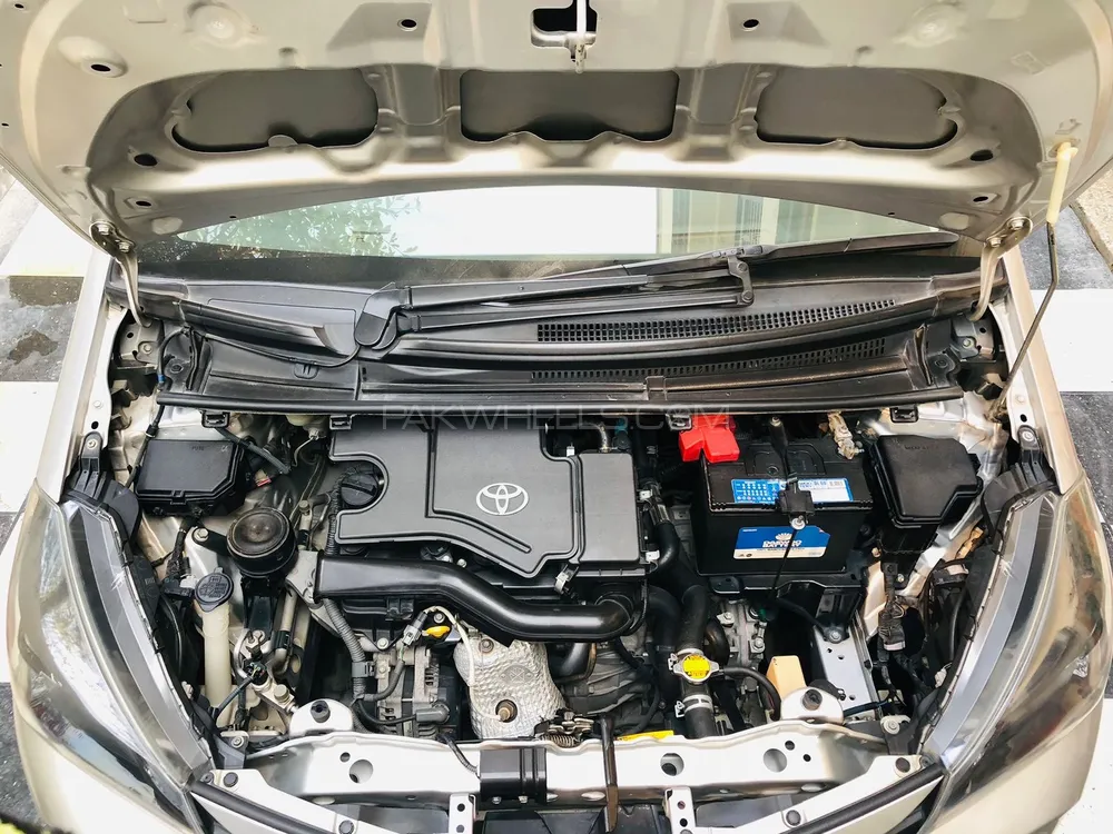 Toyota Vitz 2014 for Sale in Gujrat Toyota Vitz 2014 for Sale in Gujrat Image-1