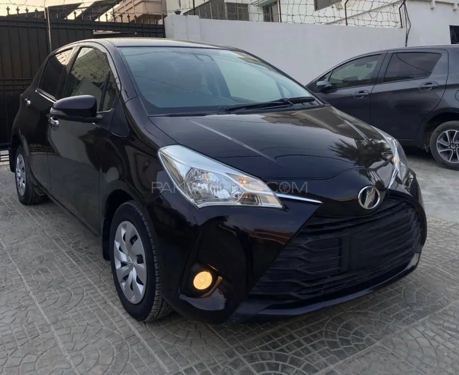 Toyota Vitz 2018 for Sale in Karachi Image-1