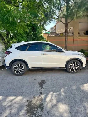 Honda Vezel Hybrid RS Honda Sensing  2017