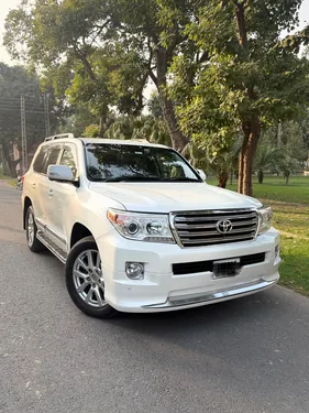Toyota Land Cruiser AX 2013