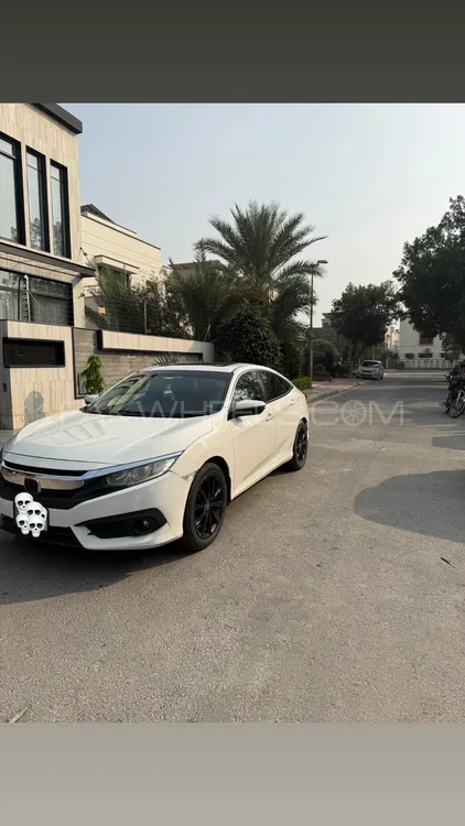 Honda Civic 2018 for Sale in Lahore Image-1