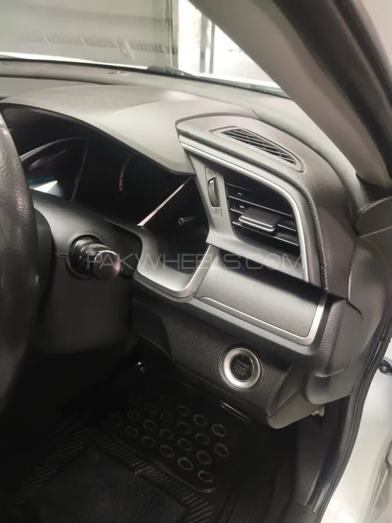 Honda Civic 2017 for Sale in Rahim Yar Khan Honda Civic 2017 for Sale in Rahim Yar Khan Image-4