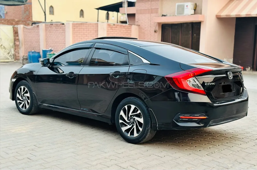Honda Civic 2018 for Sale in Multan Honda Civic 2018 for Sale in Multan Image-8