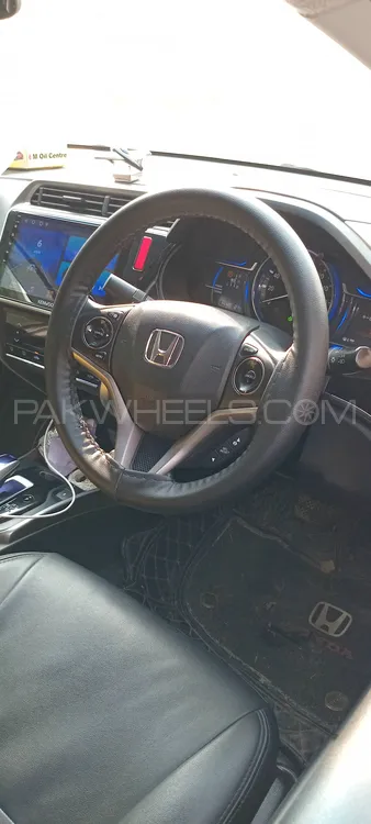 Honda Grace Hybrid 2015 for Sale in Lahore Honda Grace Hybrid 2015 for Sale in Lahore Image-7