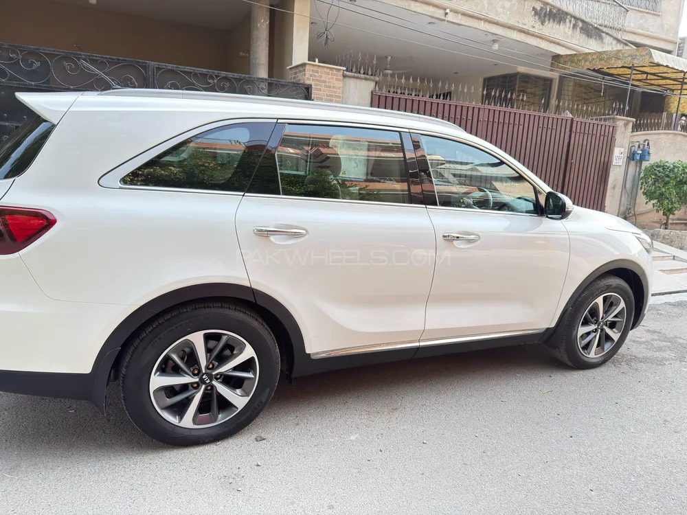 KIA Sorento 2023 for Sale in Lahore KIA Sorento 2023 for Sale in Lahore Image-16