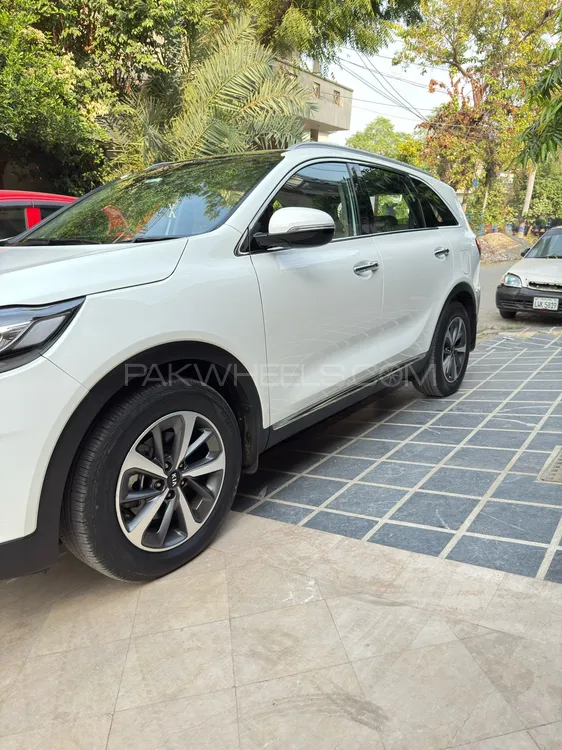 KIA Sorento 2023 for Sale in Lahore KIA Sorento 2023 for Sale in Lahore Image-18