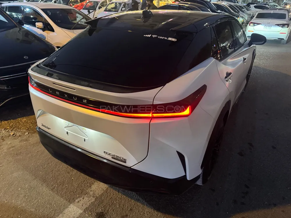 Lexus RX Series 2023 for Sale in Karachi Lexus RX Series 2023 for Sale in Karachi Image-12