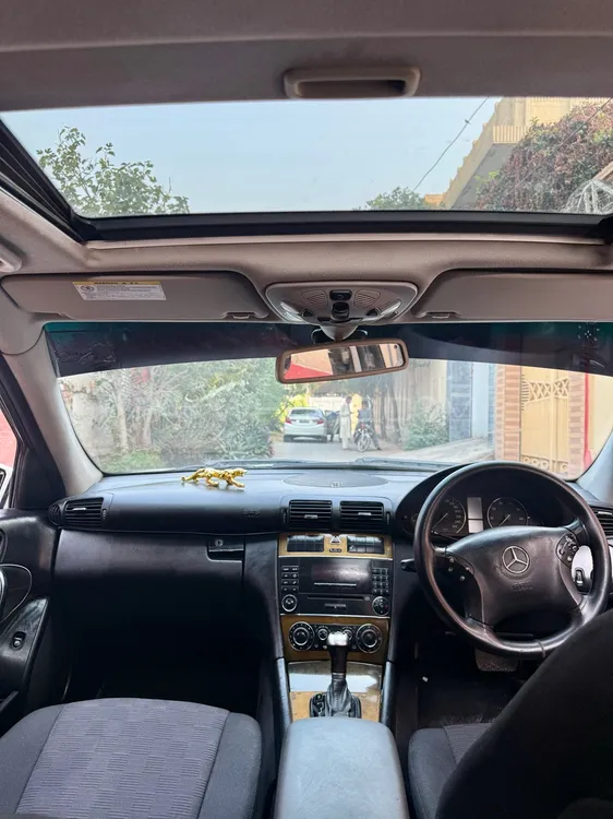 Mercedes Benz C Class 2004 for Sale in Peshawar Mercedes Benz C Class 2004 for Sale in Peshawar Image-5