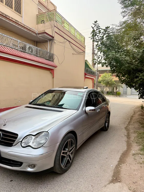 Mercedes Benz C Class 2004 for Sale in Peshawar Mercedes Benz C Class 2004 for Sale in Peshawar Image-4