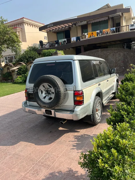 Mitsubishi Pajero 1993 for Sale in Lahore Mitsubishi Pajero 1993 for Sale in Lahore Image-13