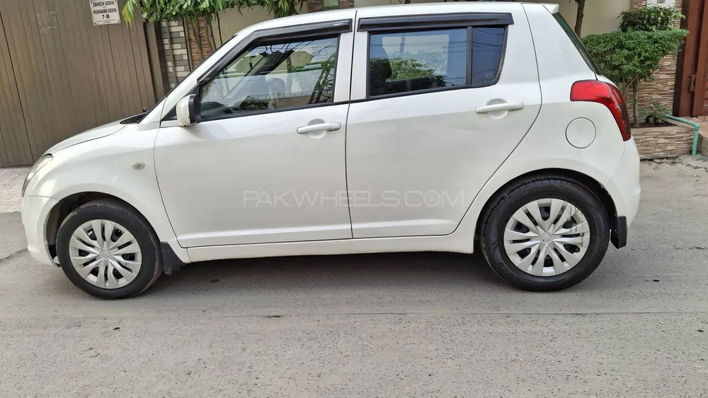 Suzuki Swift 2013 for Sale in Lahore Suzuki Swift 2013 for Sale in Lahore Image-16