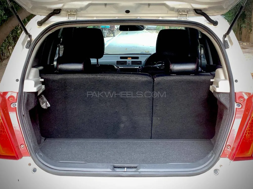 Suzuki Swift 2018 for Sale in Lahore Suzuki Swift 2018 for Sale in Lahore Image-9