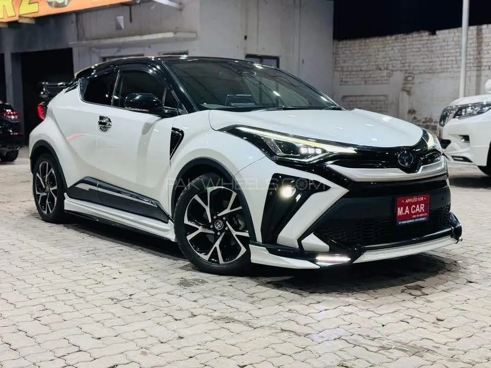 Toyota C-HR 2020 for Sale in Lahore Toyota C-HR 2020 for Sale in Lahore Image-2