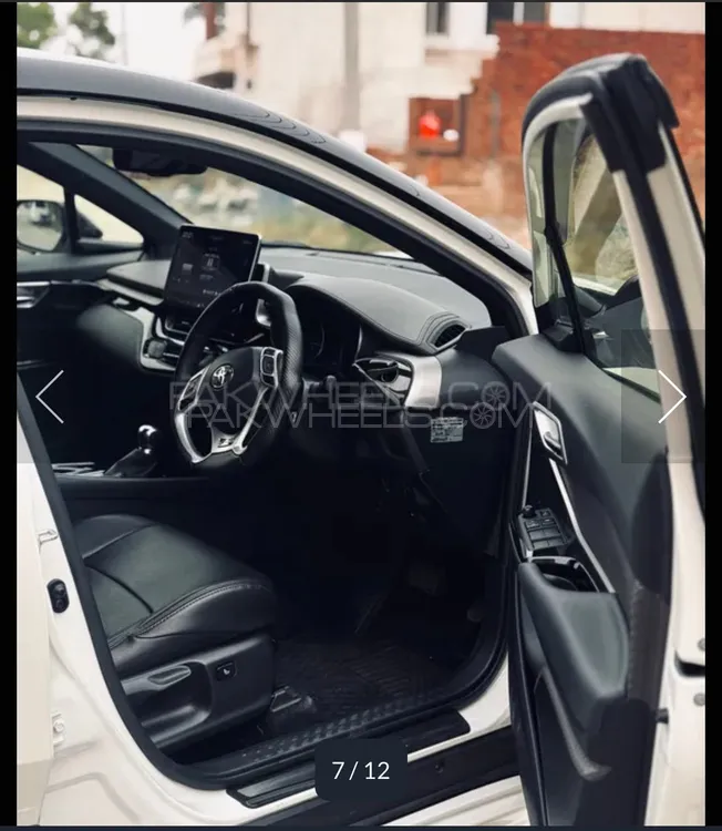 Toyota C-HR 2020 for Sale in Lahore Toyota C-HR 2020 for Sale in Lahore Image-5