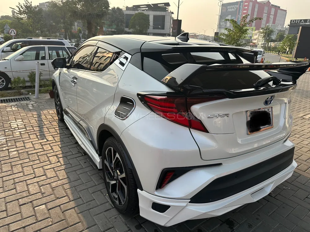 Toyota C-HR 2020 for Sale in Lahore Toyota C-HR 2020 for Sale in Lahore Image-11